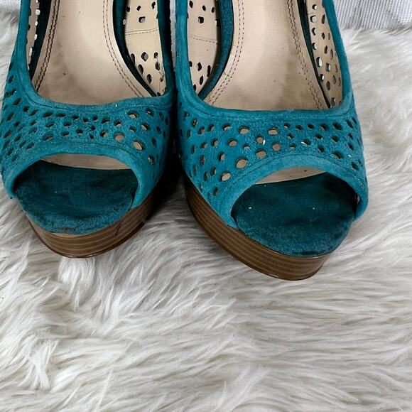 Enzo Angiolini Sully Perforated Suede High Heels Teal Peep Toe Size 9 - Picture 6 of 7
